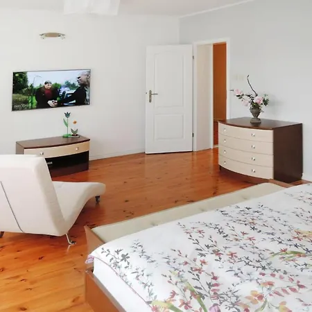 בית נופש Terraced House Near Baltic Sea & Wolinski Park